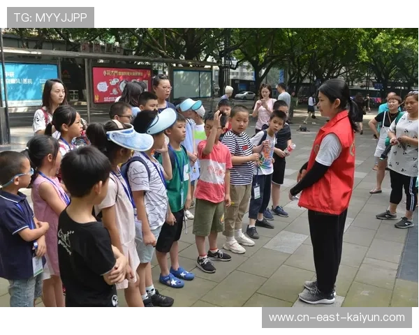 两队抵达总决赛城市，开放训练课吸引大量媒体采访